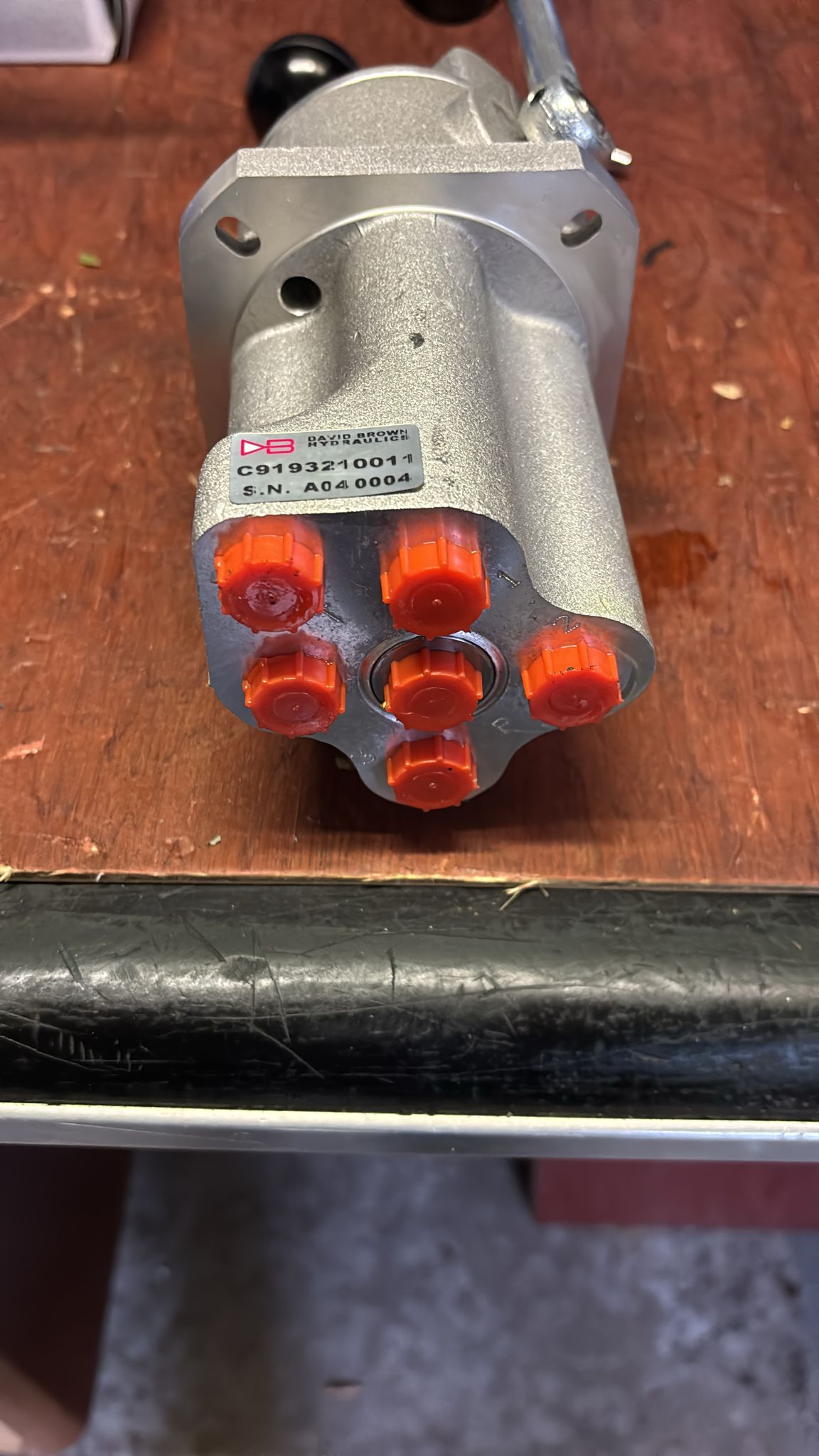 PRSVB01P015F1 4 way Hydraulic Pilot Valve - C9193210011